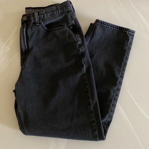 AMERICAN EAGLE W’s 10 High Rise Mom Jean Black EUC